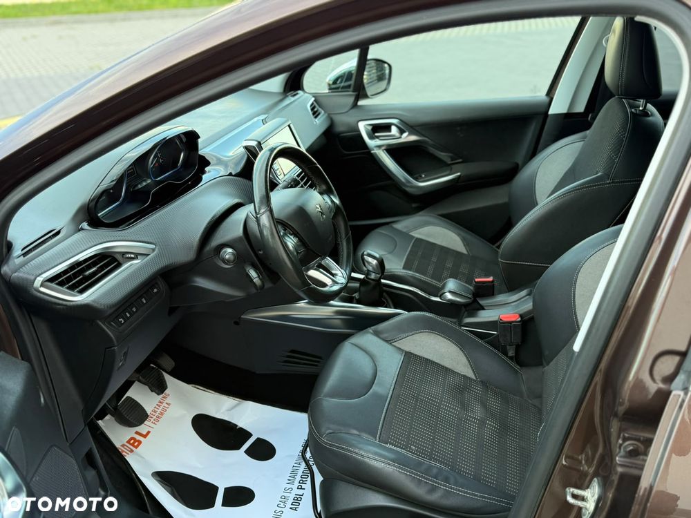 Peugeot 2008 1.6 e-HDi Allure S&S - 9
