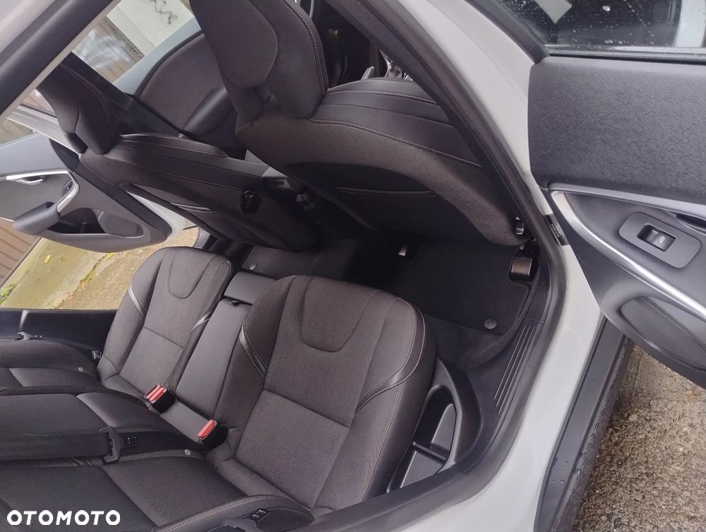 Volvo V40 T5 Geartronic Momentum - 18