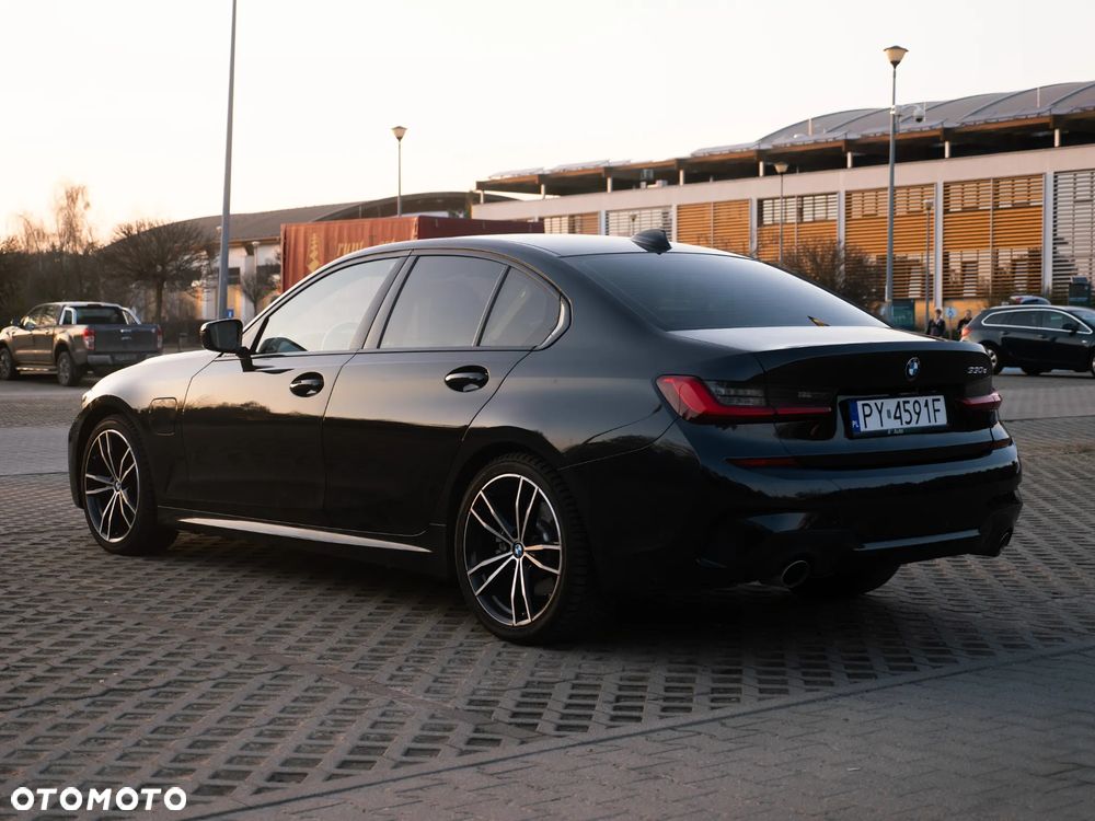 BMW Seria 3 330e M Sport - 2