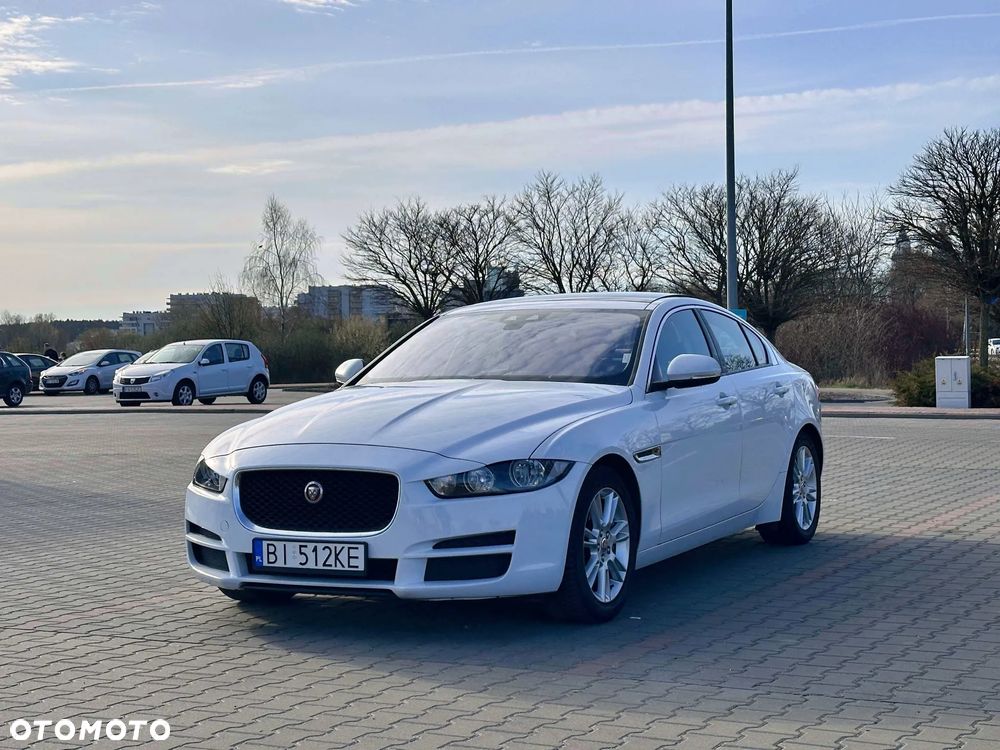 Jaguar XE - 8