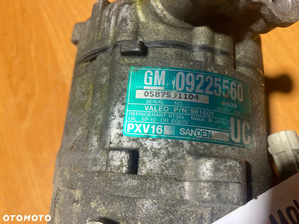 KOMPRESOR SPRĘŻARKA KLIMATYZACJI OPEL VECTRA C 09225560 05878-1104 8609 - 2