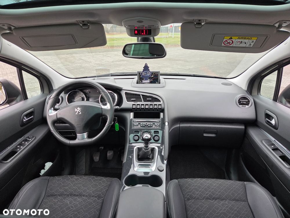 Peugeot 3008 1.2 PureTech GPF Allure S&S - 16