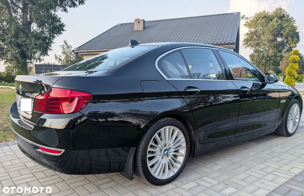 BMW Seria 5 525d xDrive Luxury Line - 14