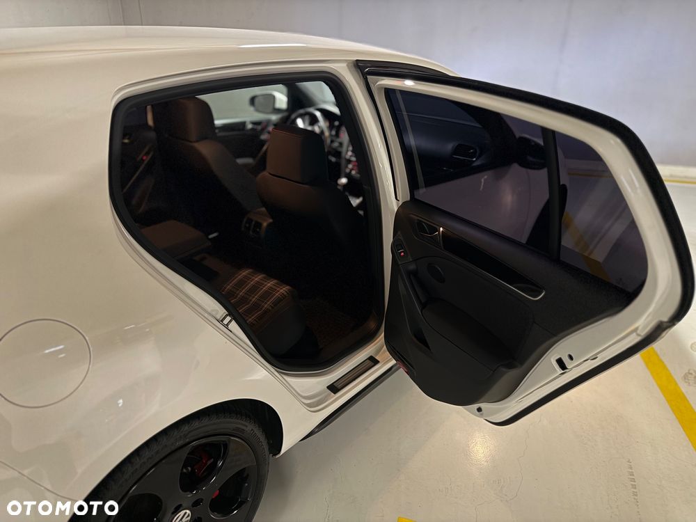 Volkswagen Golf - 29