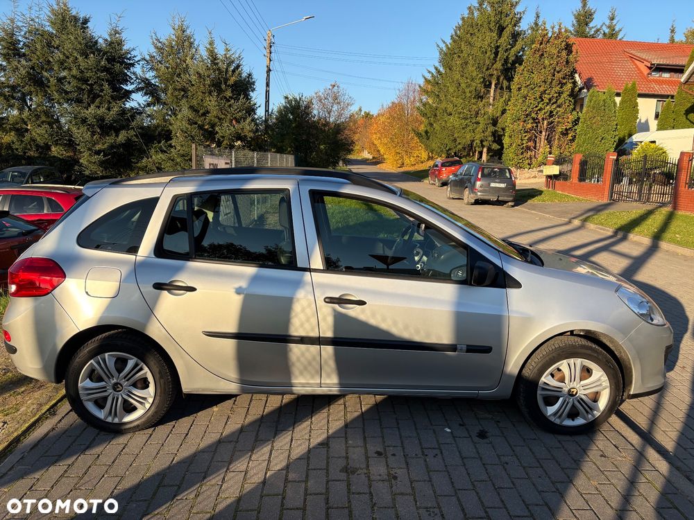 Renault Clio 1.2 16V 75 Collection - 4