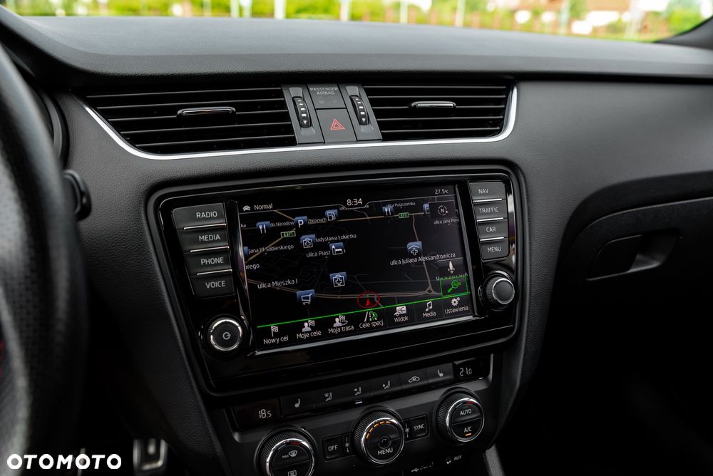 Skoda Octavia 2.0 TDI (Green tec) 4x4 DSG RS - 38