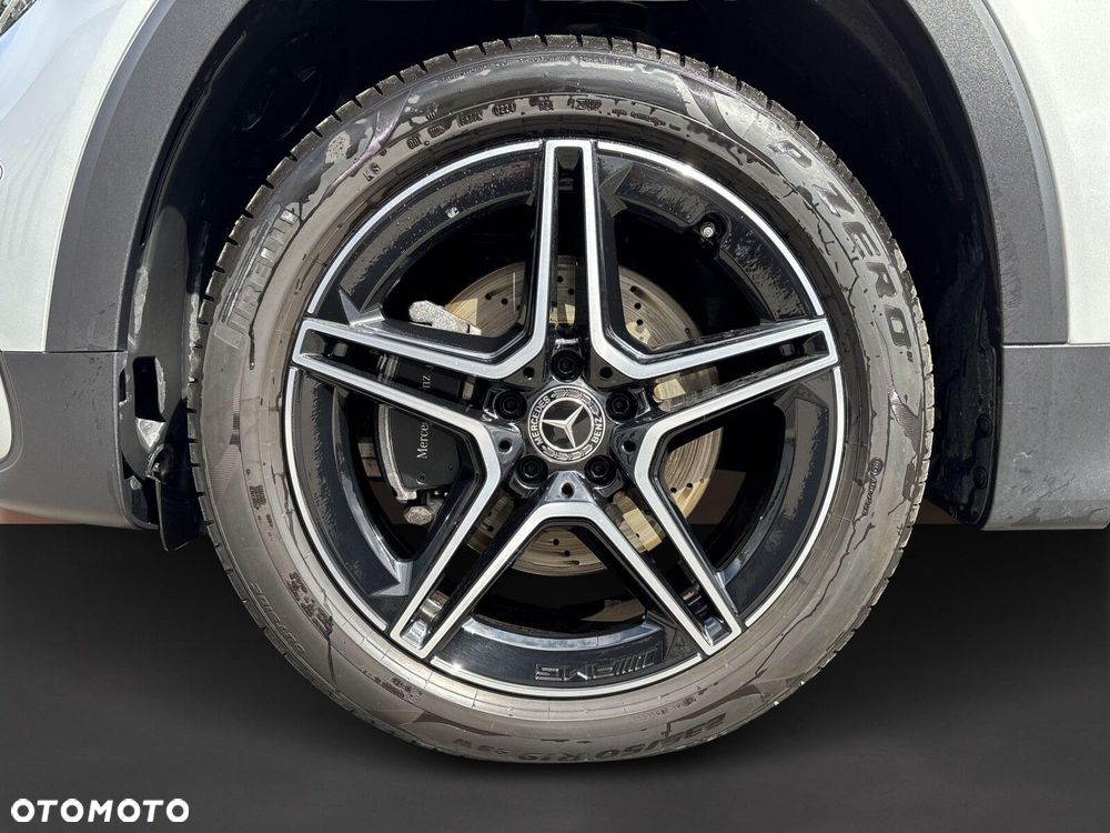 Mercedes-Benz GLB - 10