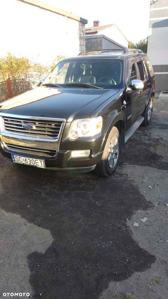 Ford Explorer - 3