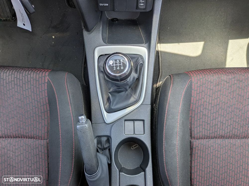 Toyota Auris 1.4 D-4D Comfort+Pack Sport - 14