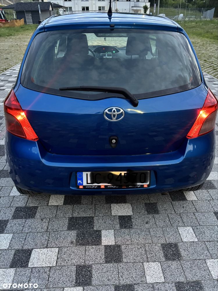Toyota Yaris - 4
