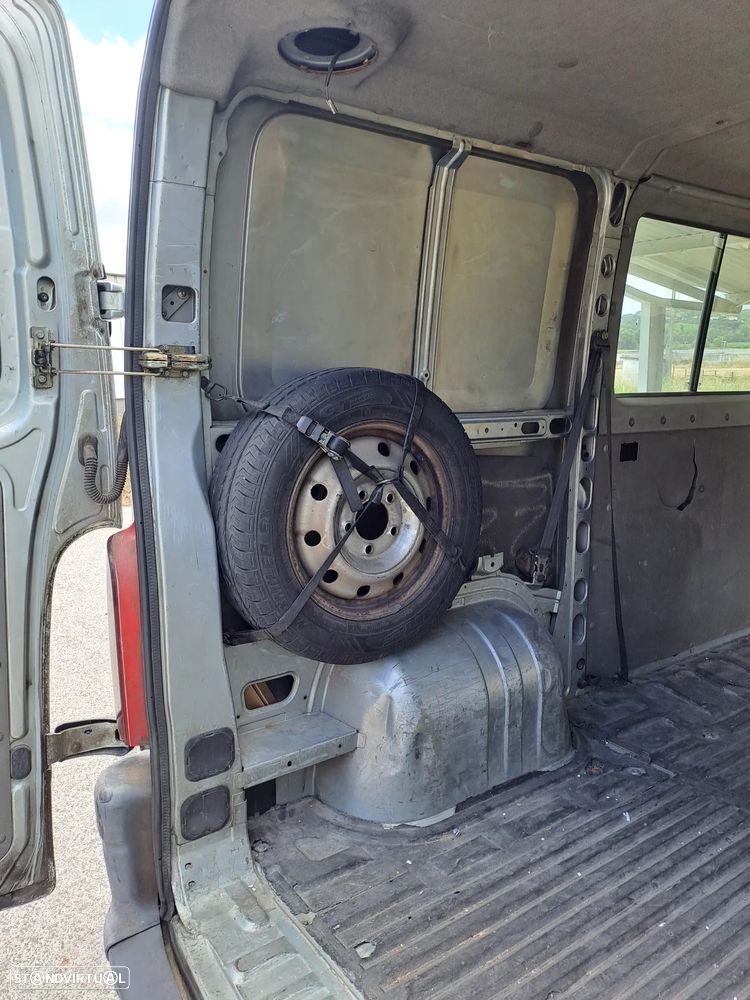 Nissan Interstar - 12