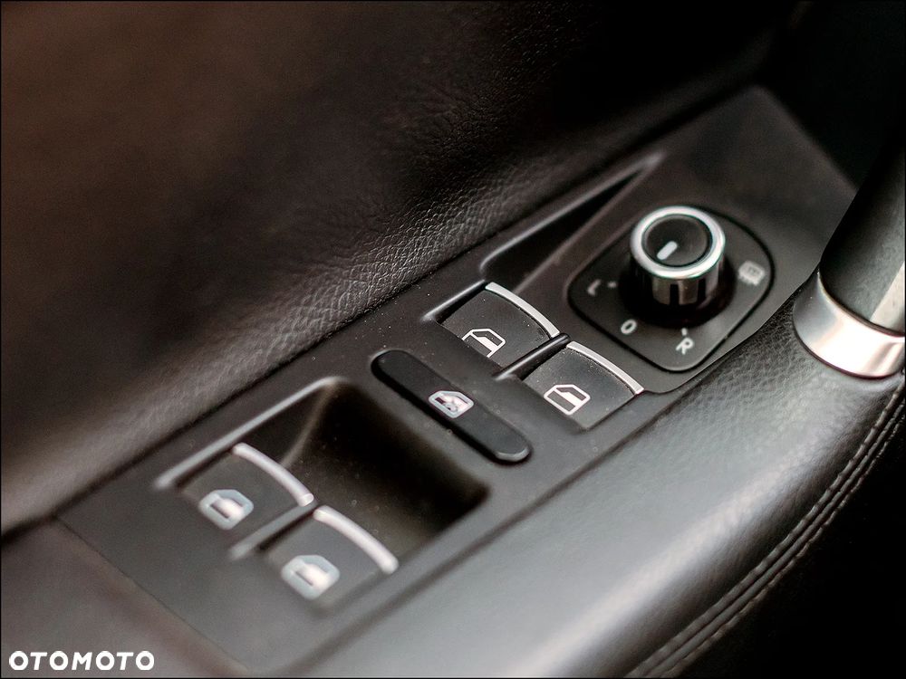 Volkswagen Passat - 32