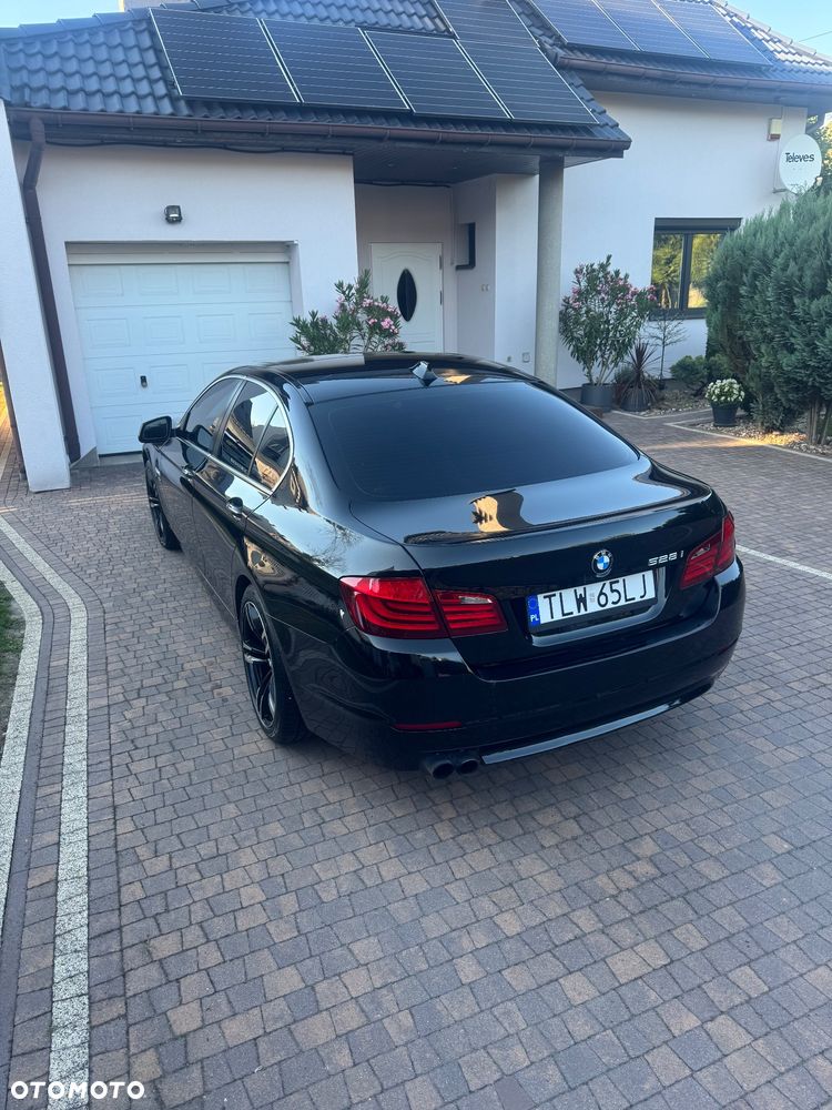 BMW Seria 5 528i xDrive - 7