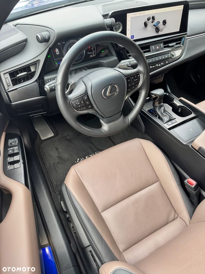 Lexus ES - 9