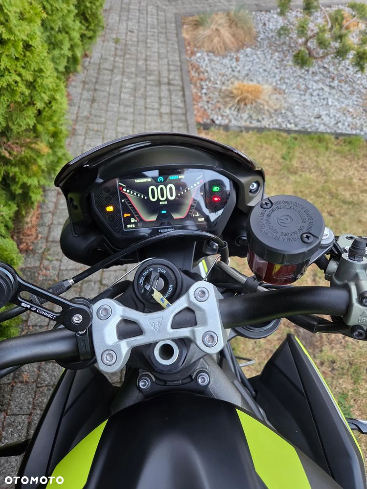 Triumph Street Triple - 11