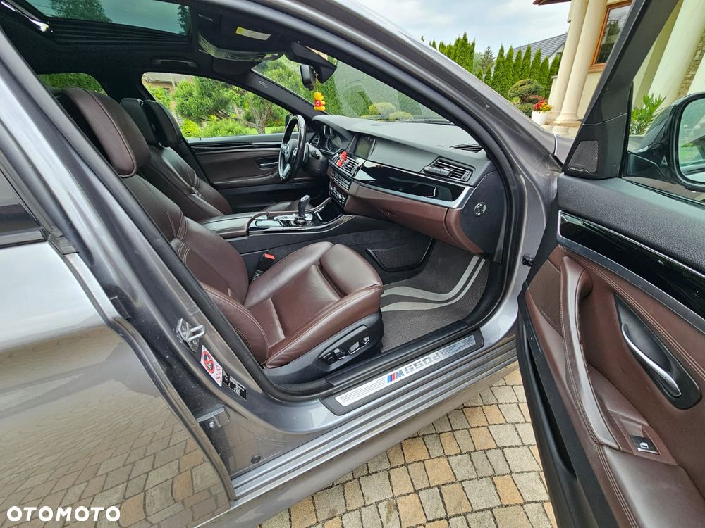 BMW Seria 5 M550d xDrive Sport-Aut - 38