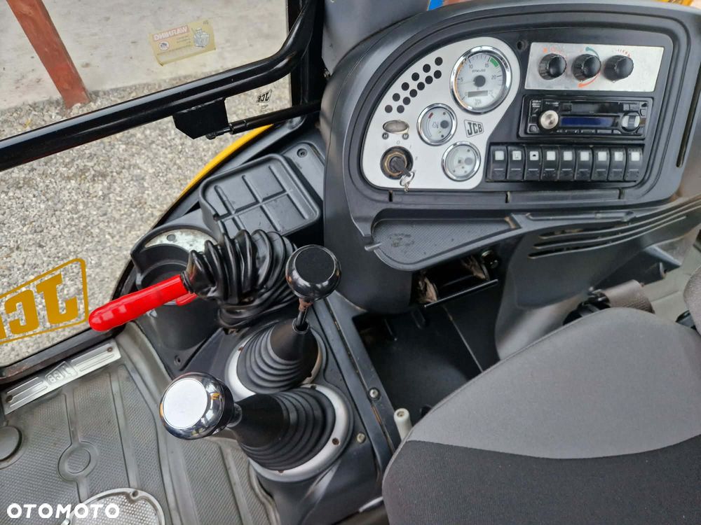 JCB 4CX - 18