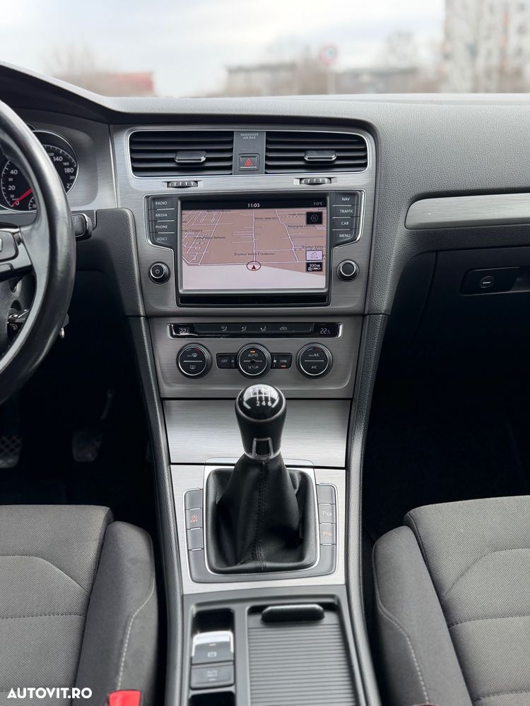 Volkswagen Golf - 10