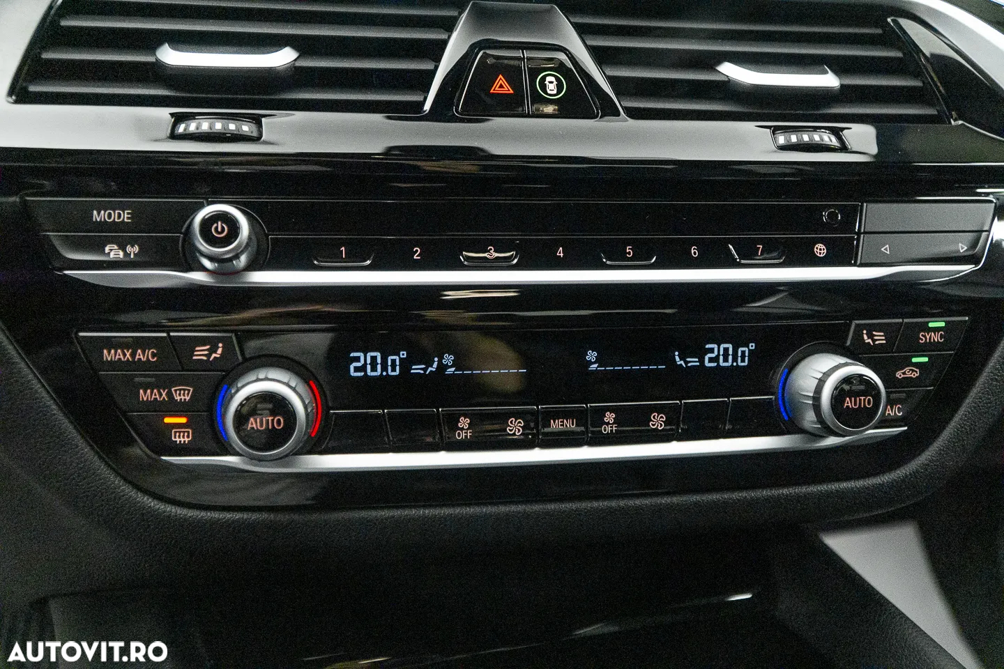 BMW Seria 5 520i Aut. Sport Line - 12