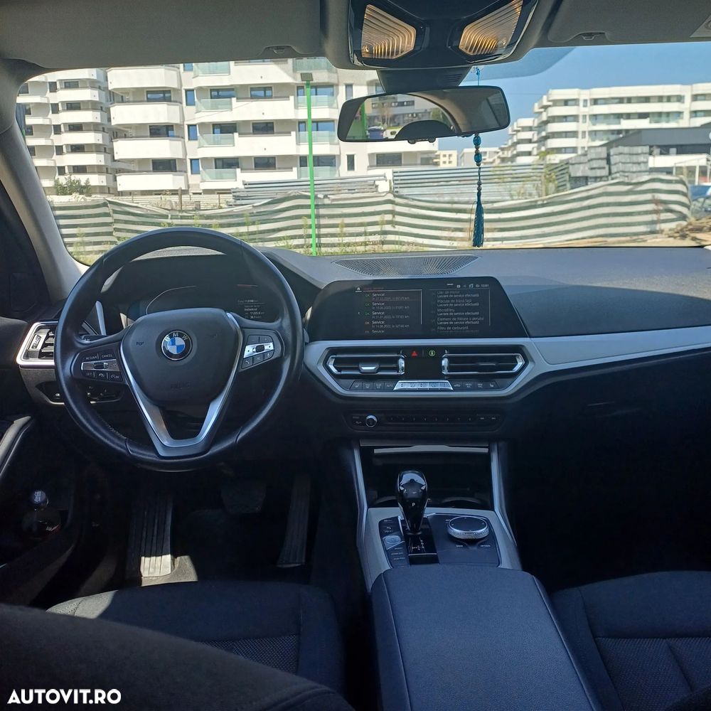 BMW Seria 3 320d xDrive AT - 28
