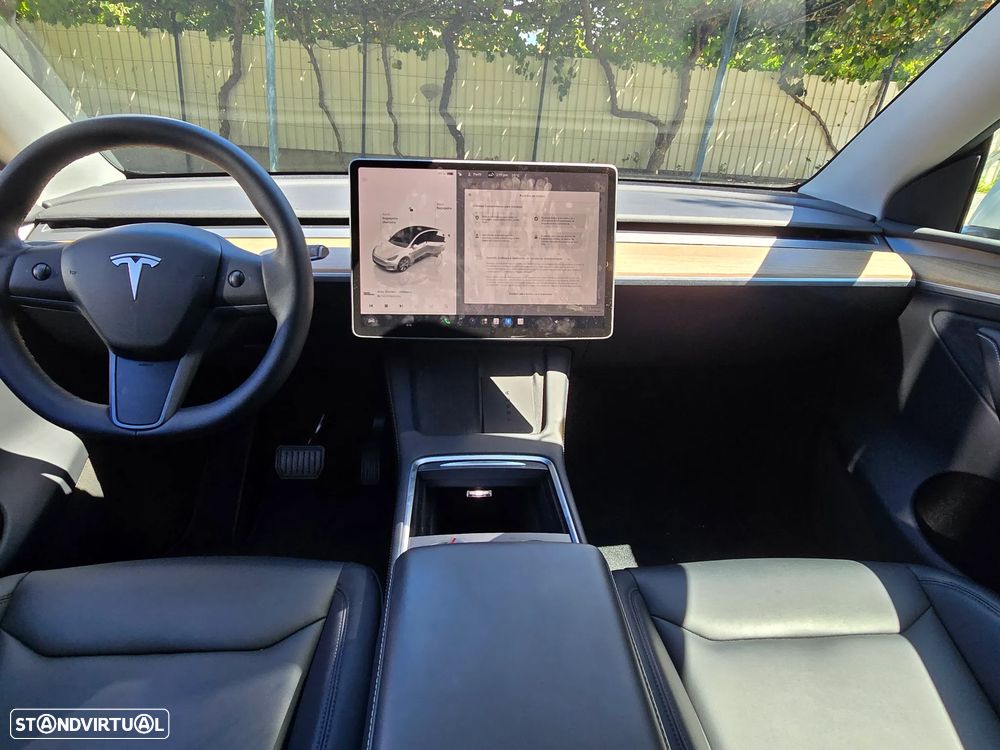 Tesla Model Y Standard - 10