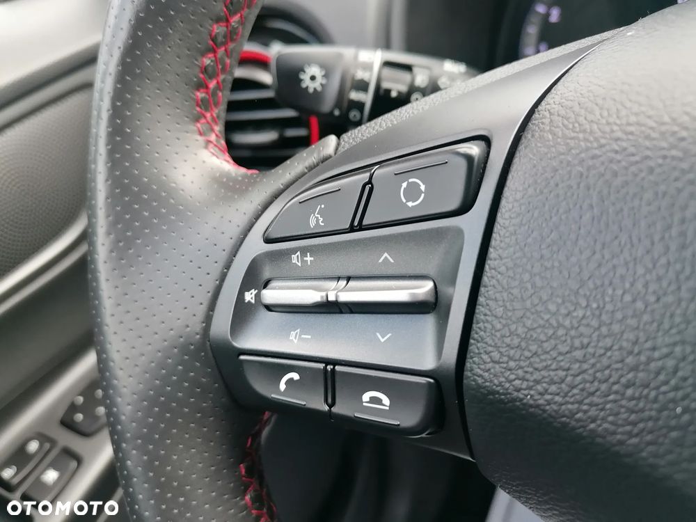 Hyundai Kona 1.6 T-GDI DCT 4WD Premium - 17