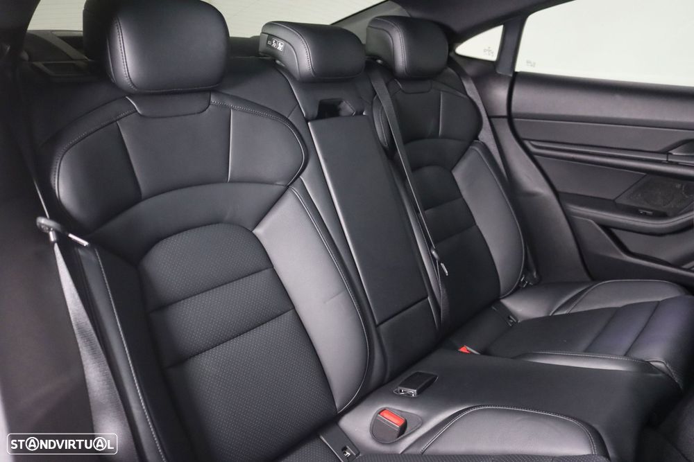 Porsche Taycan 4S - 11