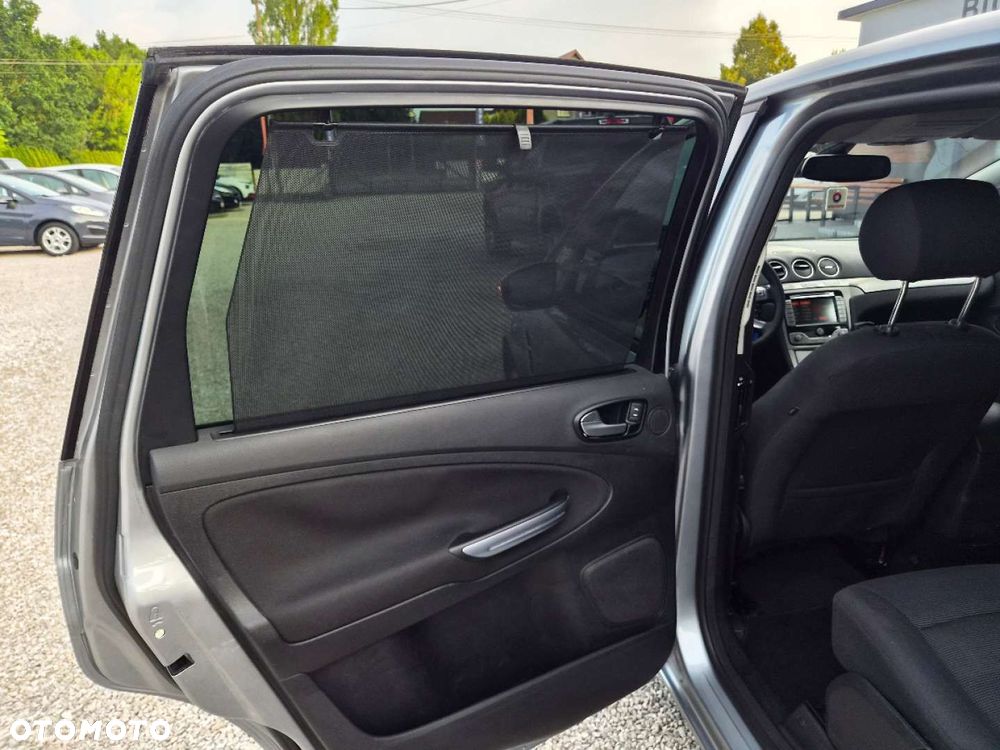 Ford S-Max - 16