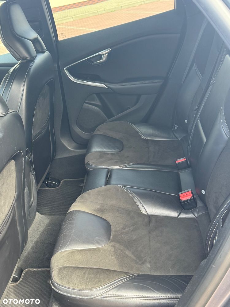 Volvo V40 D2 Drive-E R-Design Kinetic - 17
