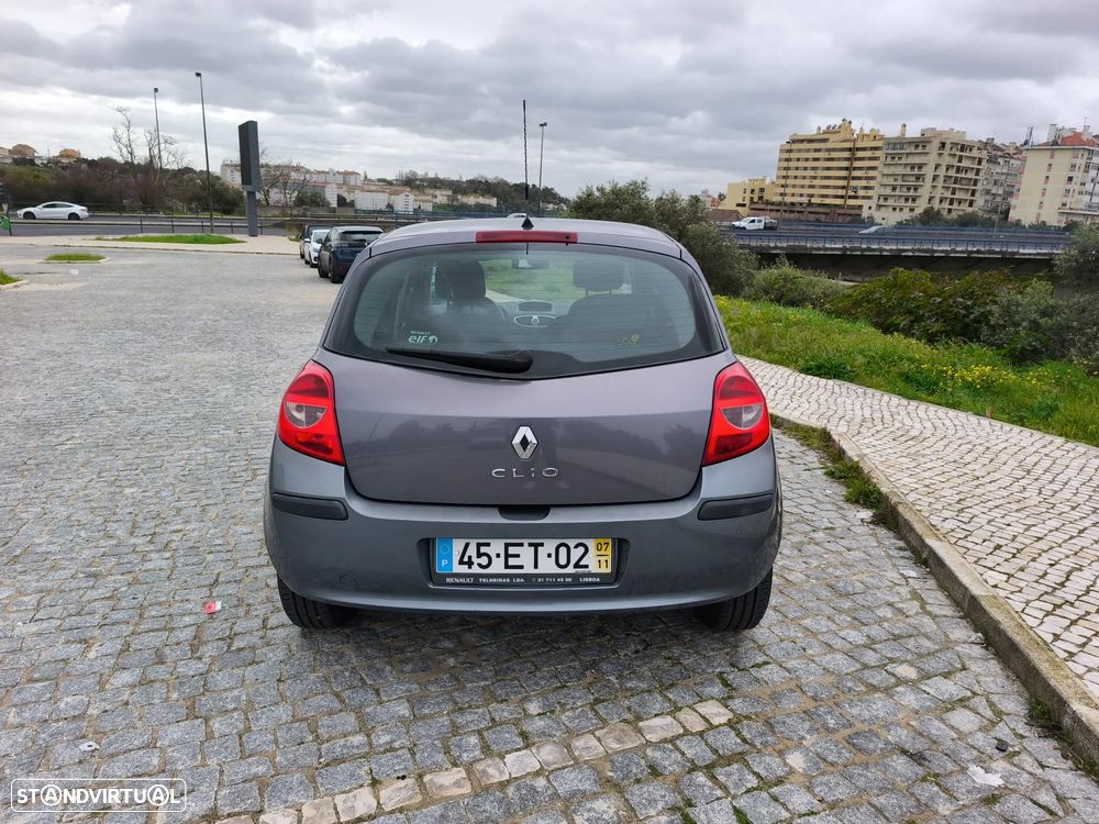 Renault Clio 1.2 16V Confort - 19