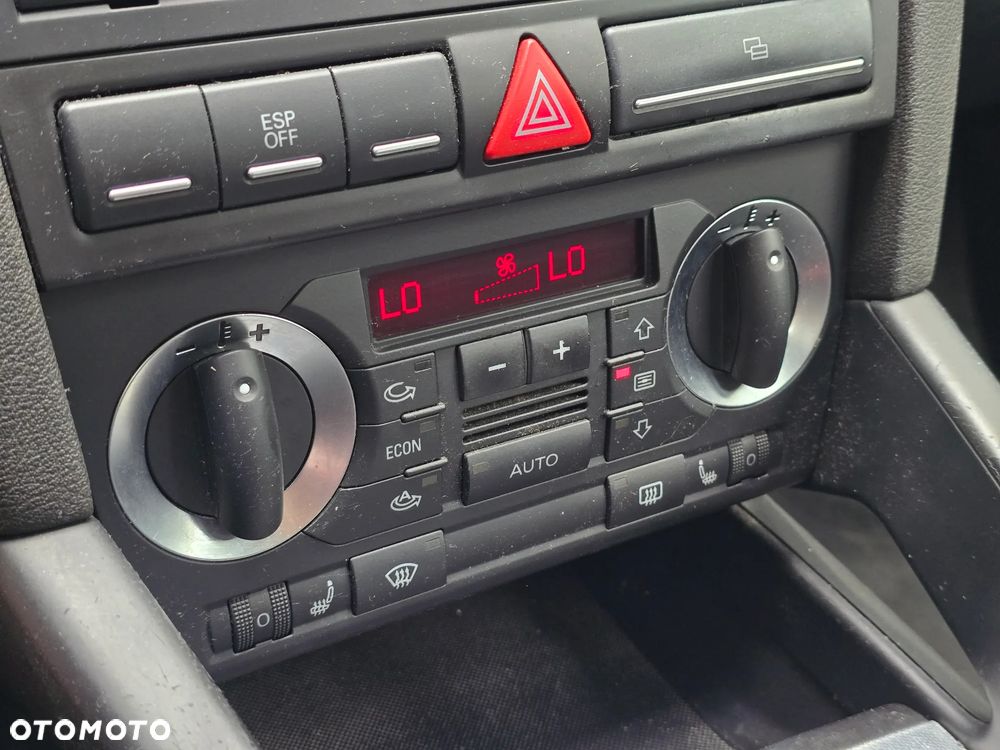 Audi A3 Sportback 1.9 TDI DPF S tronic S line Sportpaket (plus) - 8