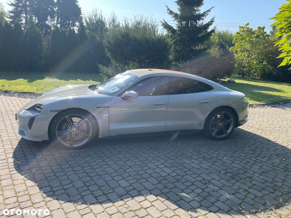 Porsche Taycan Turbo - 6