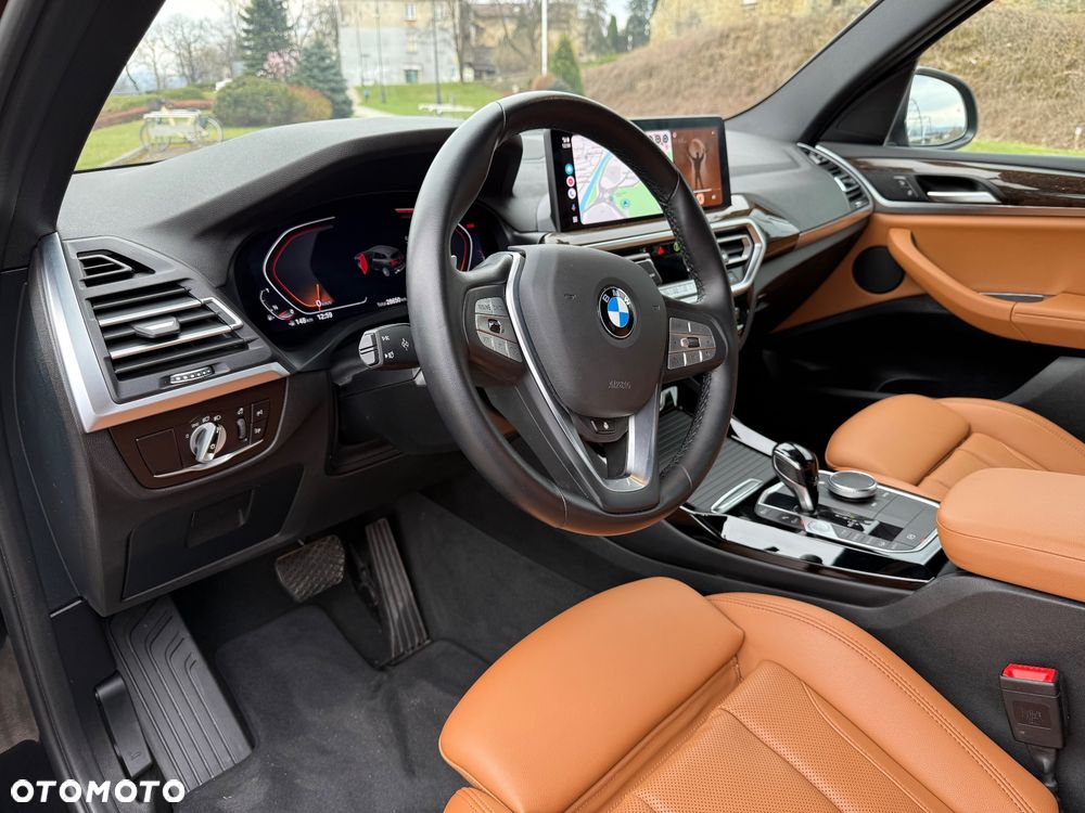 BMW X3 xDrive30i Luxury Line - 11