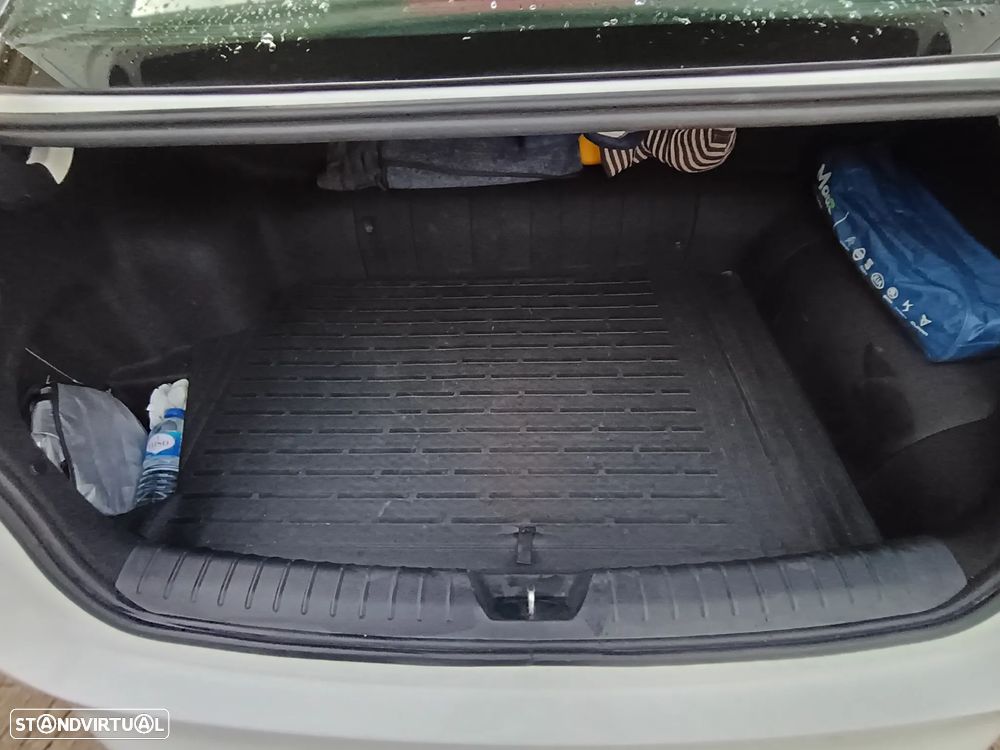 Kia Optima 2.0 CVVT PHEV - 42