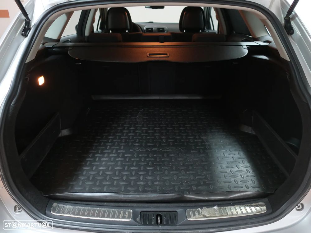 Toyota Avensis SW 2.0 D-4D Exclusive - 13