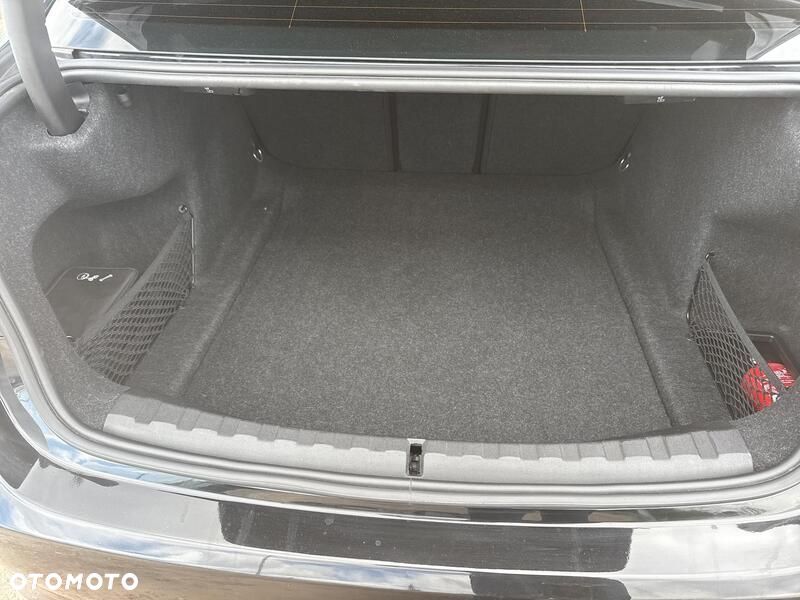 BMW Seria 3 320i Sport Line - 22