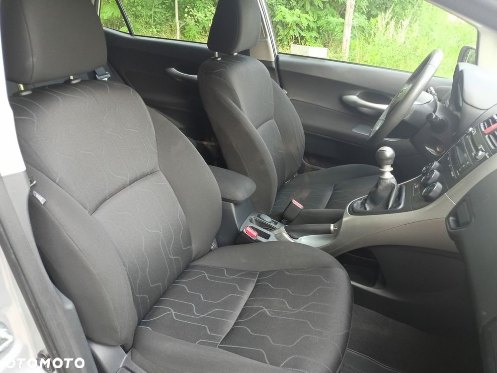 Toyota Auris 1.33 VVT-i Life Comfort - 20