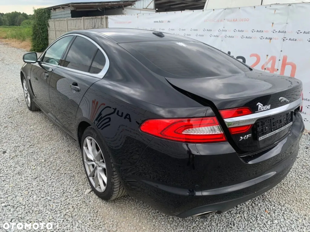 Jaguar XF 3.0 V6 D S Luxury - 6