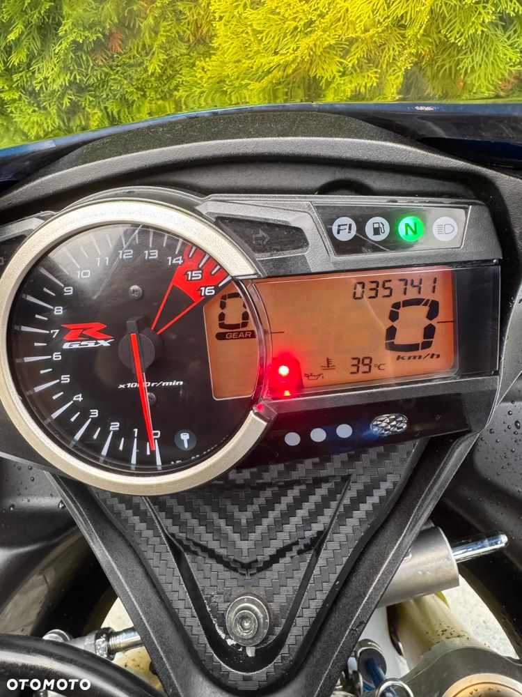 Suzuki GSX-R - 6