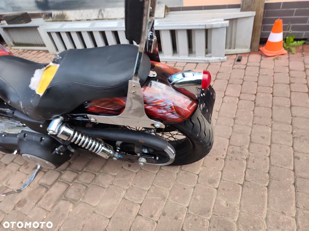 Harley-Davidson Dyna Street Bob - 18