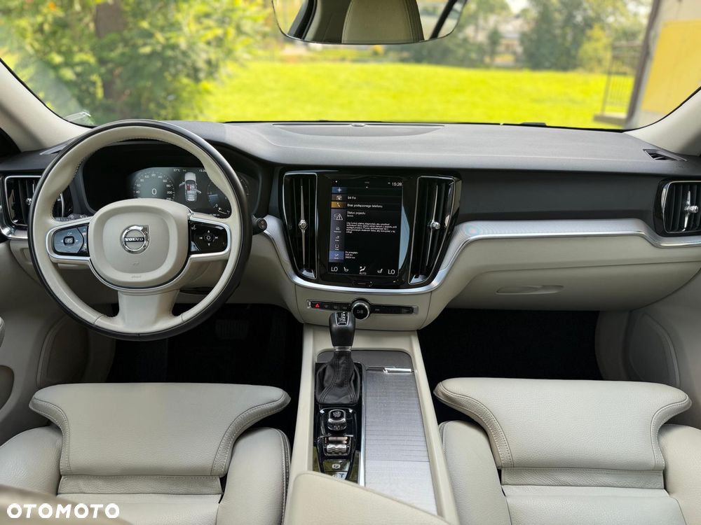 Volvo V60 Cross Country D4 AWD Geartronic - 22