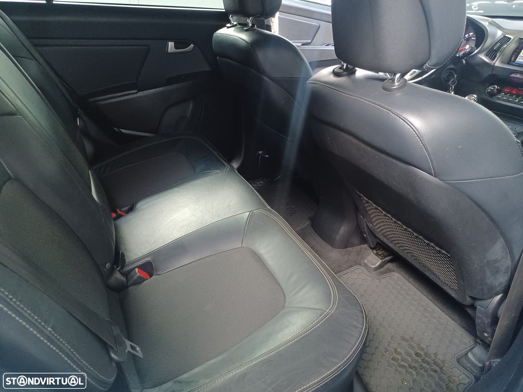 Kia Sportage 2.0 CRDI TX - 8