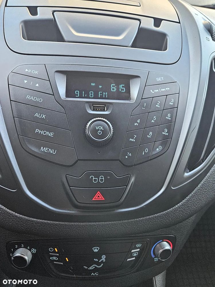 Ford Tourneo Courier - 11