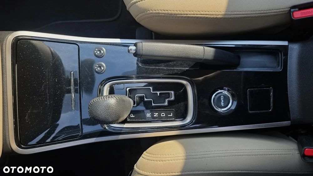 Mitsubishi Outlander 2.0 Intense 4WD CVT - 10