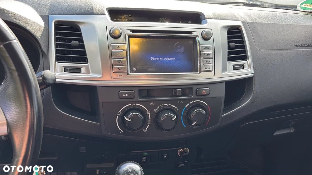 Toyota Hilux 4x4 Double Cab Life - 14