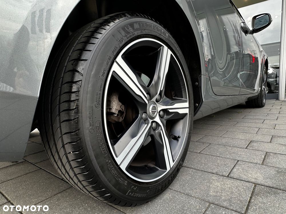 Volvo V40 T3 Drive-E R-Design Momentum - 12