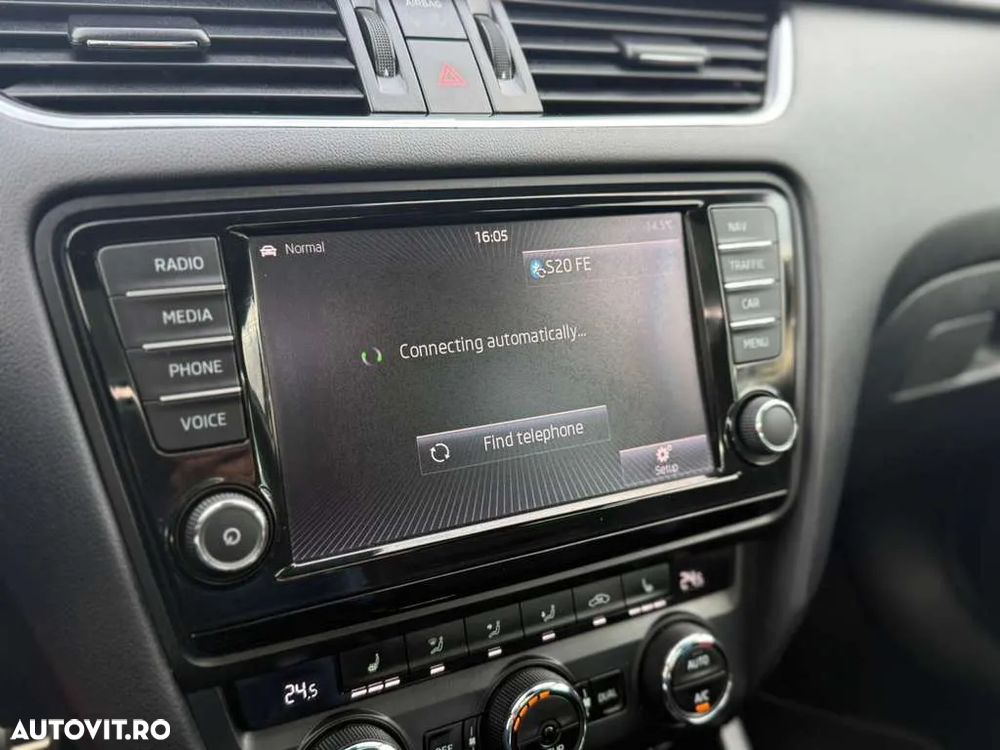 Skoda Octavia Combi 2.0 TDI (Green tec) DSG RS - 15
