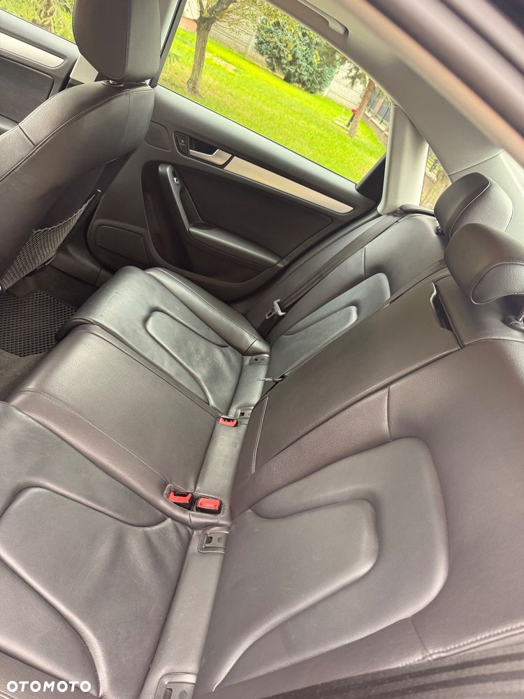 Audi A4 Limousine - 9