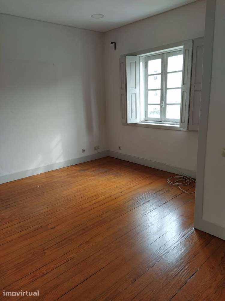 Moradia T8 Isolada com Jardim - Grande imagem: 3/22