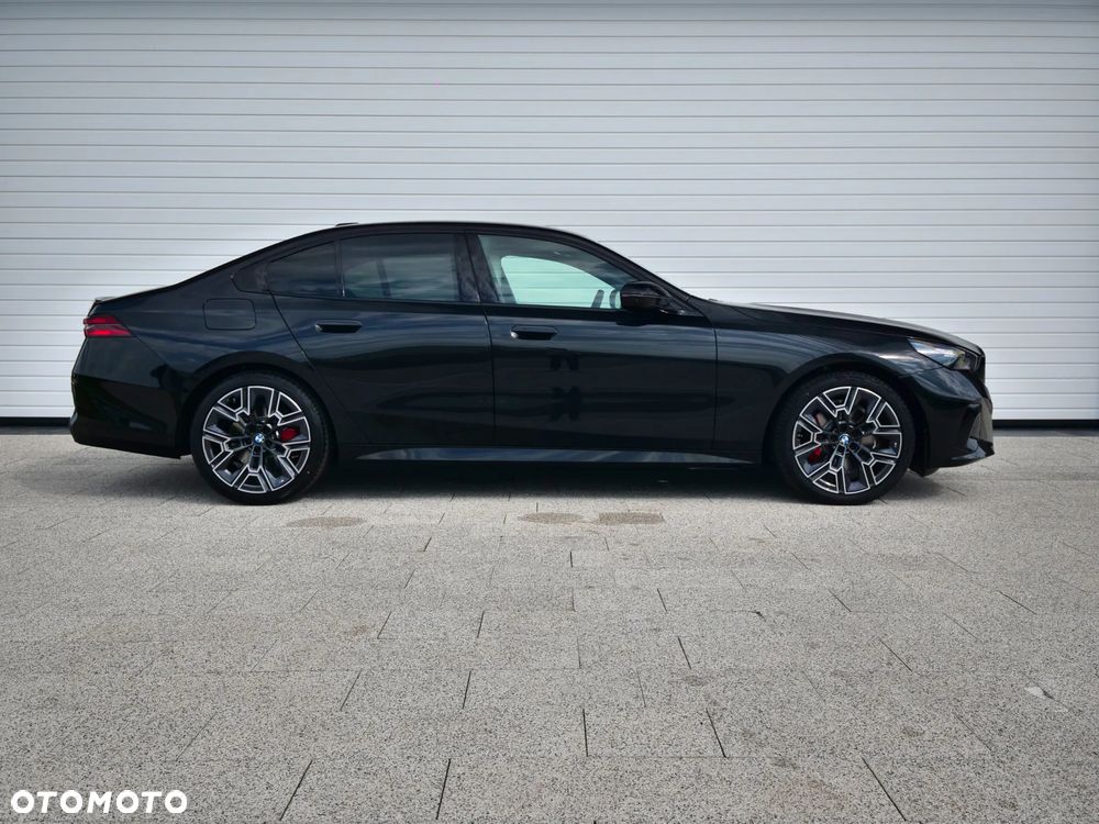 BMW Seria 5 520d xDrive mHEV M Sport - 8